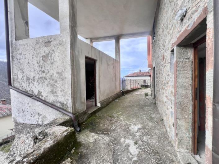 Image No.29-Maison de village de 4 chambres à vendre à Bagni di Lucca