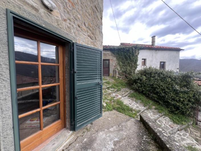 Image No.12-Maison de village de 4 chambres à vendre à Bagni di Lucca