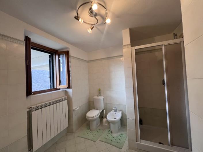 Image No.30-Maison de village de 4 chambres à vendre à Bagni di Lucca