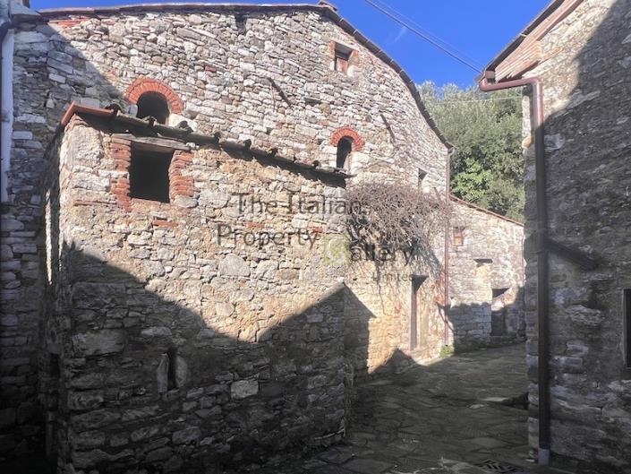 Image No.9-Maison de village de 2 chambres à vendre à Lucca