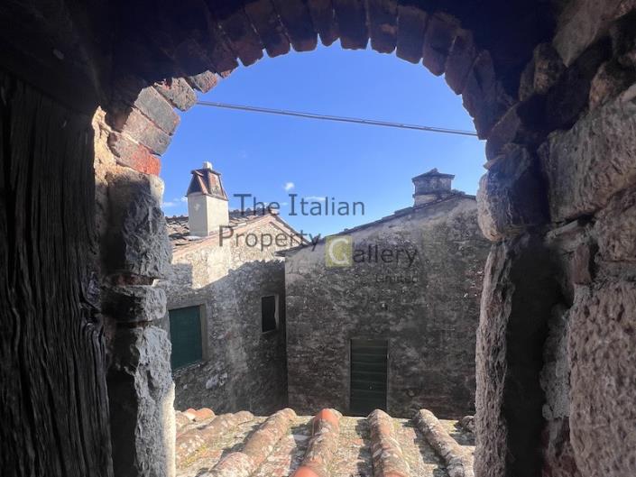 Image No.5-Maison de village de 2 chambres à vendre à Lucca