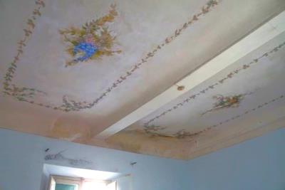 Frescoed-Ceiling-in-Bedroom