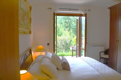 Main-Bedroom-to-Garden