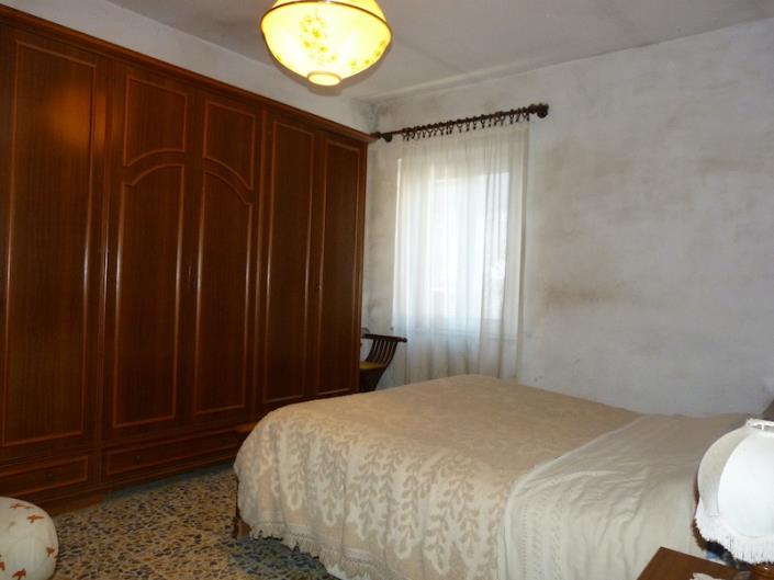 Image No.8-3 Bed House for sale