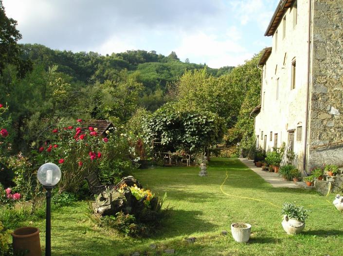 Image No.1-5 Bed Farmhouse for sale