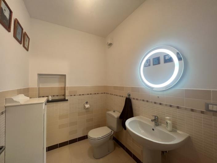 Image No.9-2 Bed Country House for sale