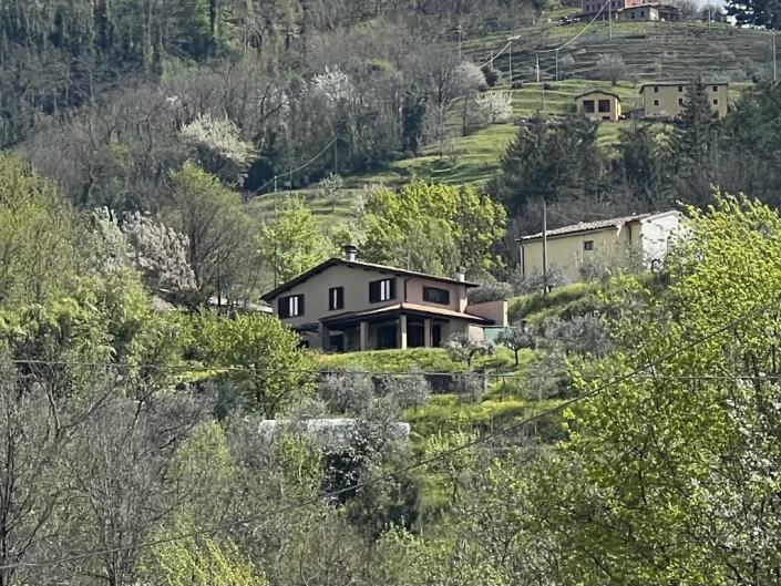 Image No.3-2 Bed Country House for sale