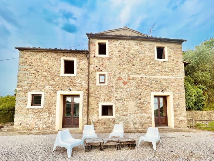 Image No.1-6 Bed Country House for sale