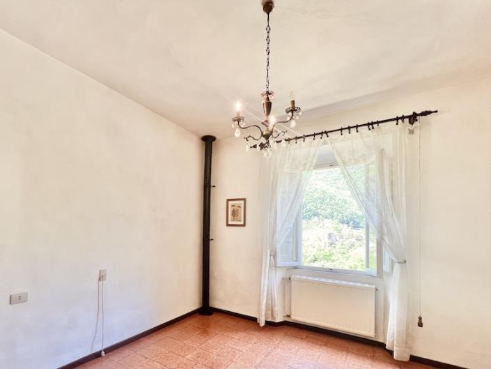 Image No.30-4 Bed House for sale