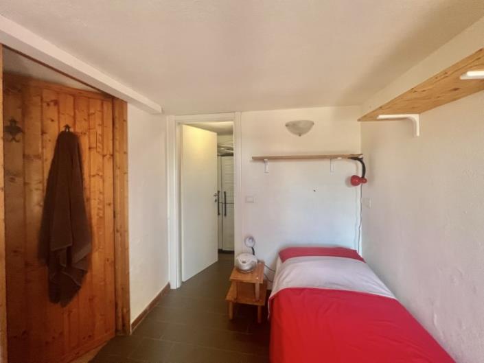 Image No.10-2 Bed Country House for sale