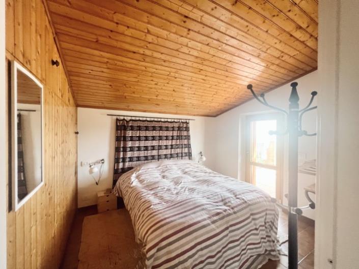 Image No.6-2 Bed Country House for sale