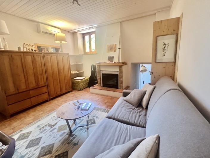 Image No.22-2 Bed Country House for sale