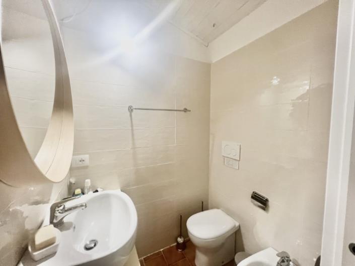 Image No.23-2 Bed Country House for sale