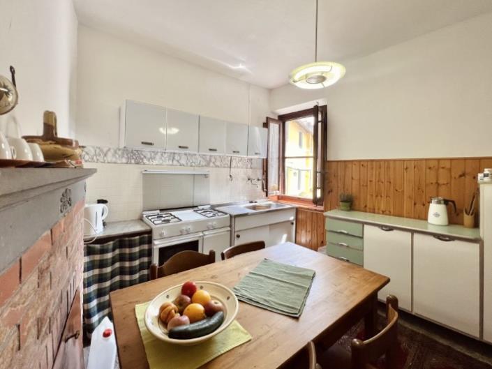 Image No.2-Maison de village de 2 chambres à vendre à Bagni di Lucca