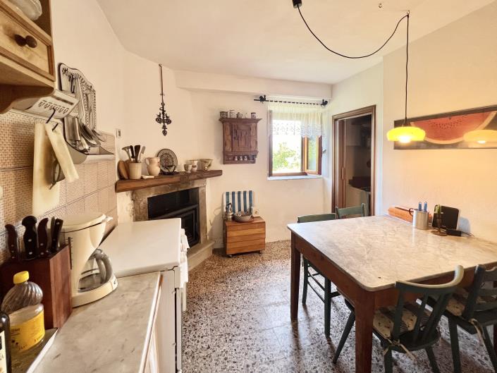 Image No.5-2 Bed House for sale