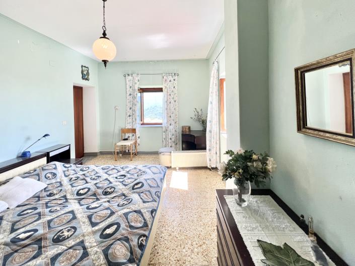 Image No.8-2 Bed House for sale