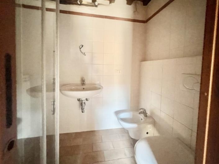 Image No.17-1 Bed House for sale