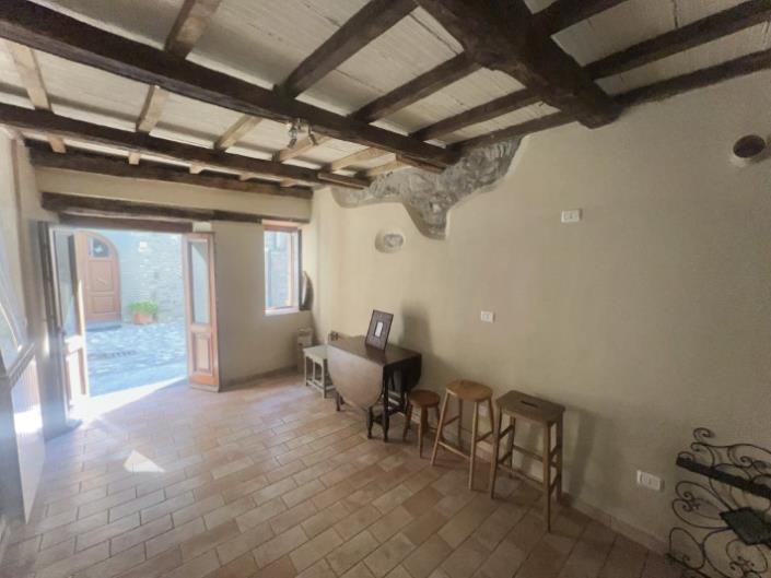 Image No.20-1 Bed House for sale