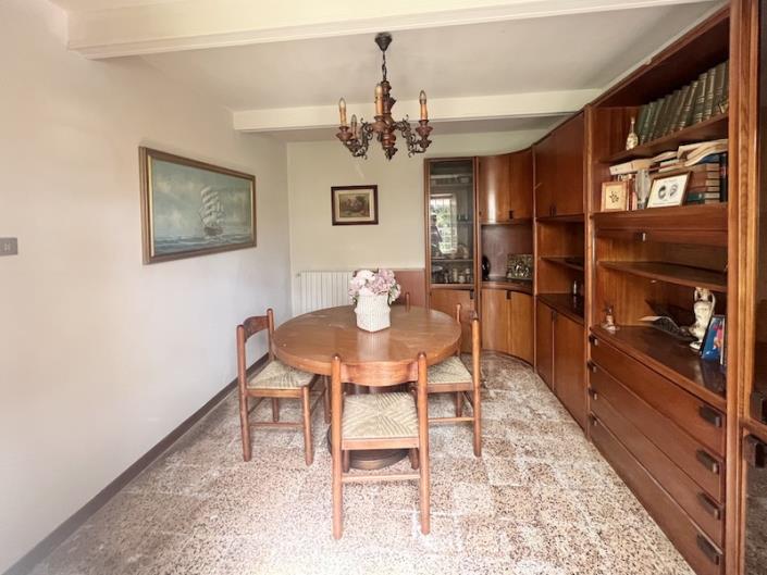 Image No.18-2 Bed House for sale