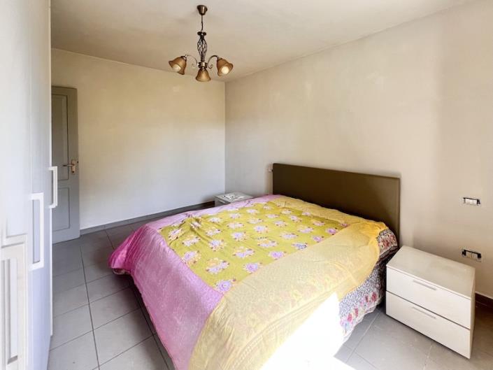 Image No.12-2 Bed House for sale