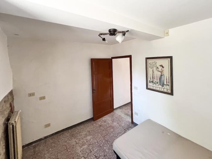 Image No.6-2 Bed House for sale