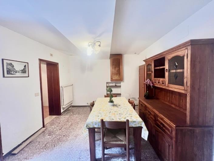 Image No.17-2 Bed House for sale