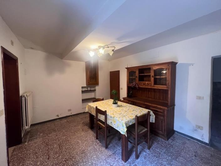 Image No.8-2 Bed House for sale