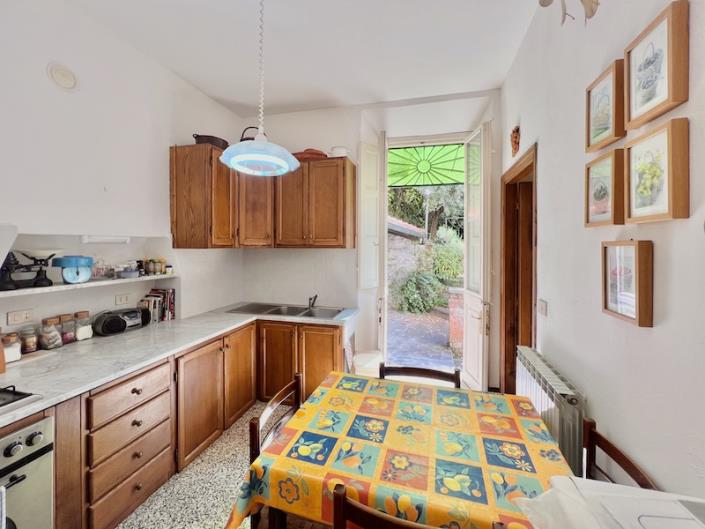 Image No.3-Appartement de 2 chambres à vendre à Bagni di Lucca