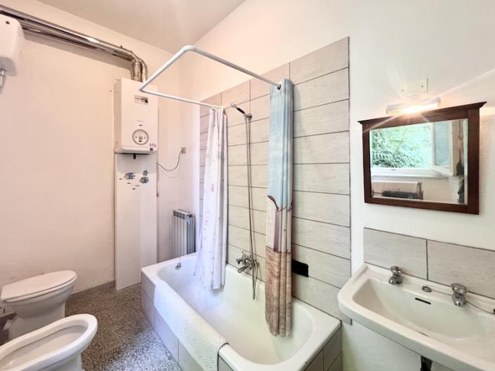 Image No.9-Appartement de 2 chambres à vendre à Bagni di Lucca