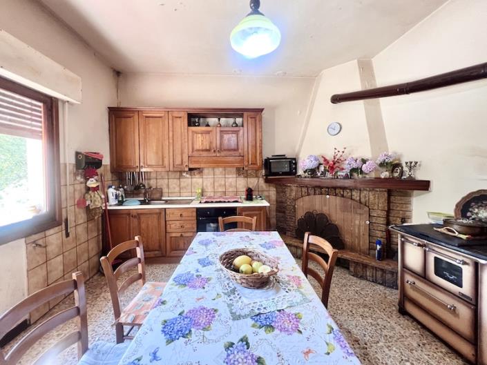 Image No.2-Maison de 3 chambres à vendre à Bagni di Lucca