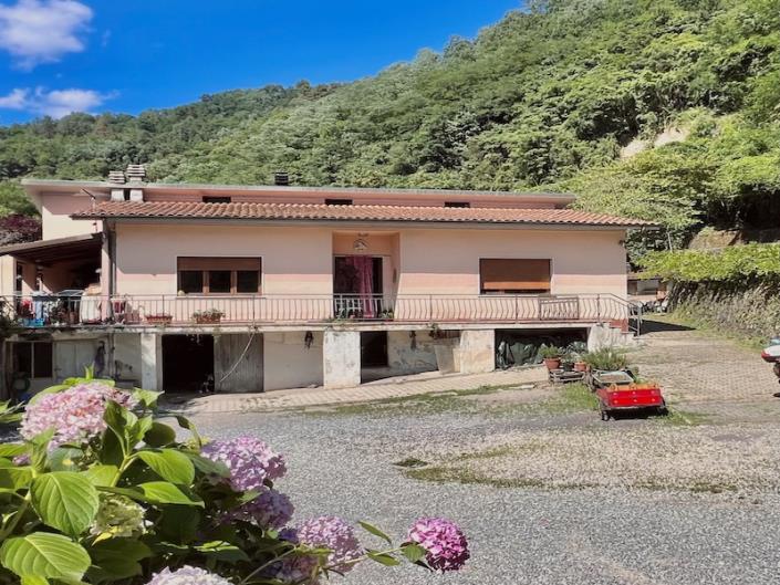 Image No.8-Maison de 3 chambres à vendre à Bagni di Lucca