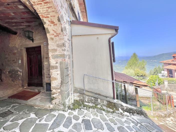 Image No.10-1 Bed House for sale