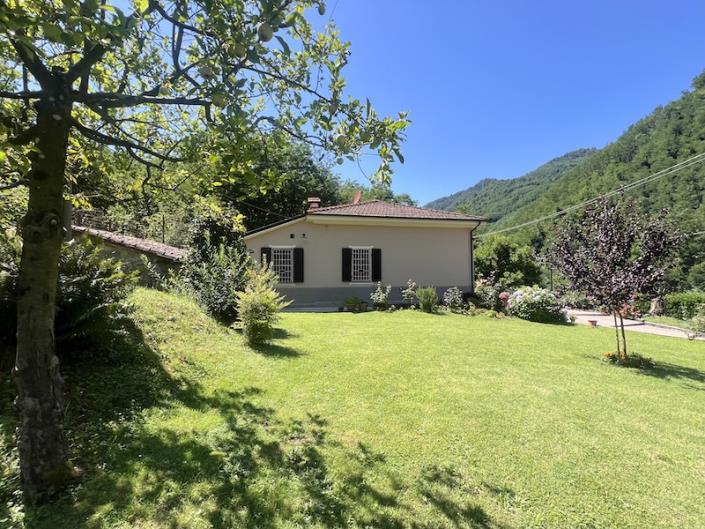 Image No.5-Maison de 2 chambres à vendre à Bagni di Lucca