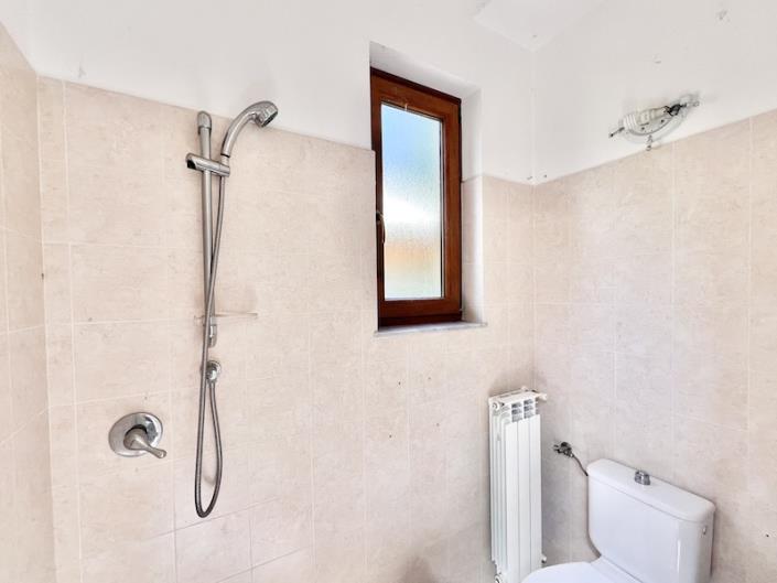 Image No.23-Commercial de 2 chambres à vendre à Bagni di Lucca