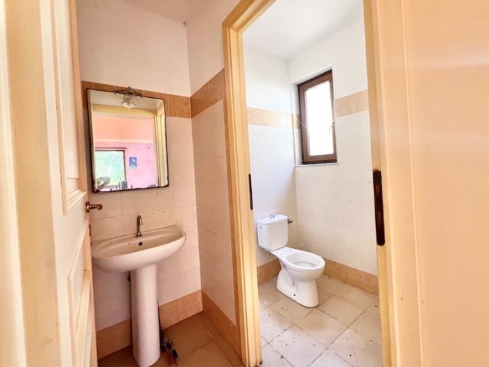 Image No.14-Commercial de 2 chambres à vendre à Bagni di Lucca