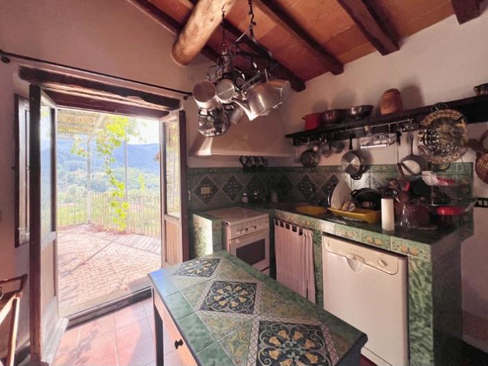 Image No.10-2 Bed House for sale