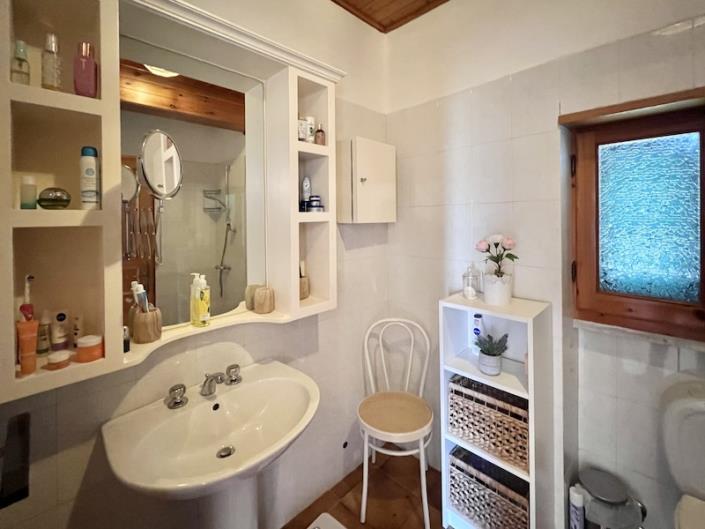 Image No.35-Maison de campagne de 4 chambres à vendre à Bagni di Lucca