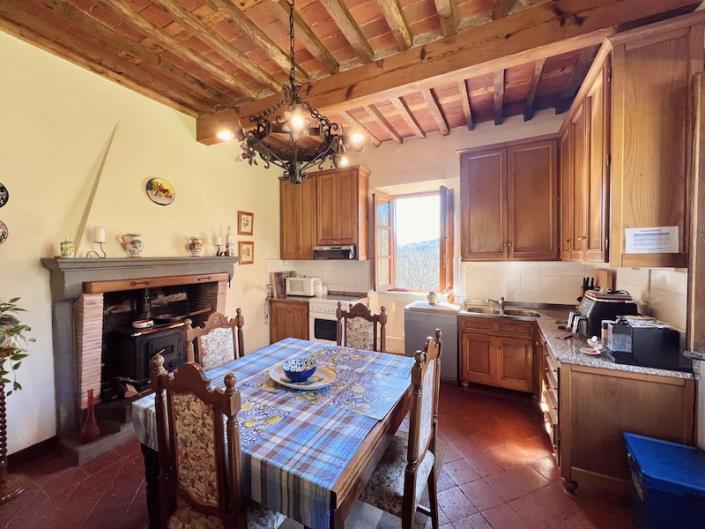 Image No.13-Maison de campagne de 4 chambres à vendre à Bagni di Lucca