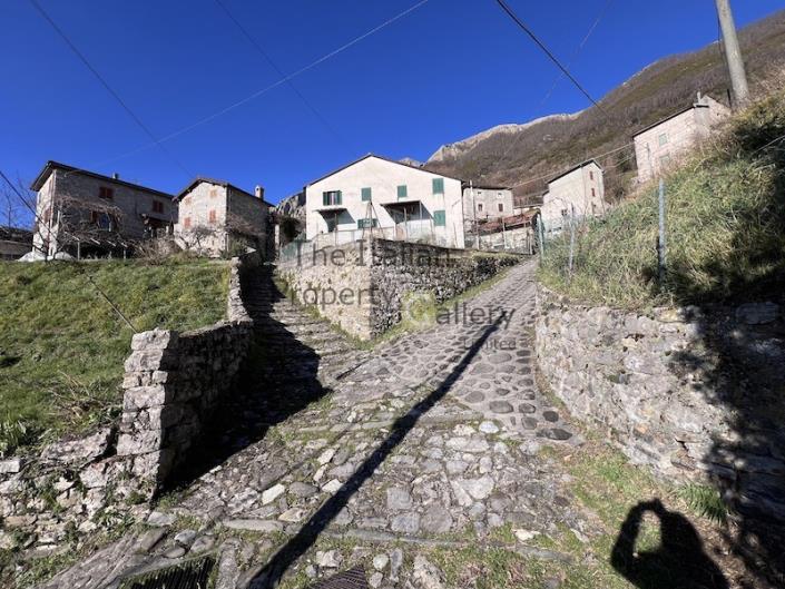 Image No.3-Jumelé de 1 chambre à vendre à Bagni di Lucca