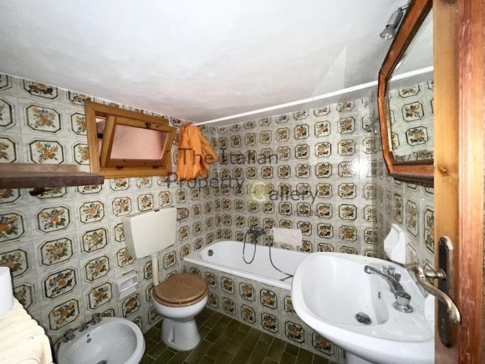 Image No.6-Jumelé de 1 chambre à vendre à Bagni di Lucca