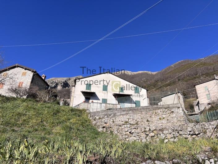 Image No.32-Jumelé de 1 chambre à vendre à Bagni di Lucca