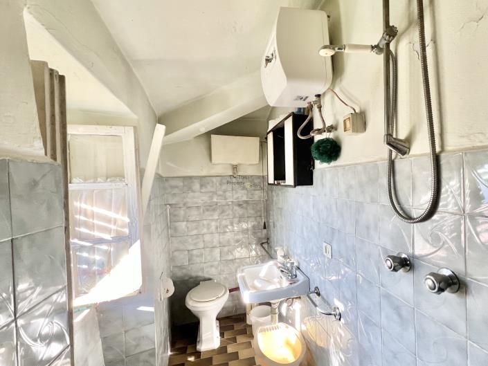 Image No.18-2 Bed Semi-Detached for sale