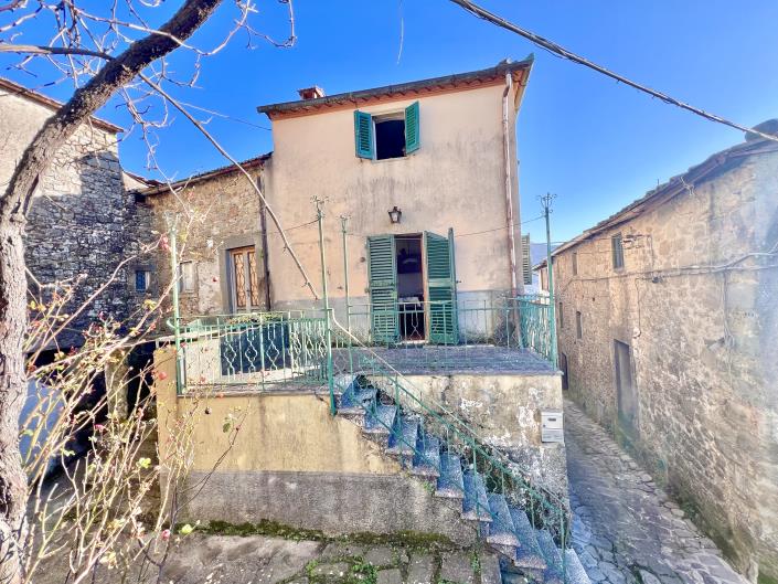 Image No.27-2 Bed Semi-Detached for sale