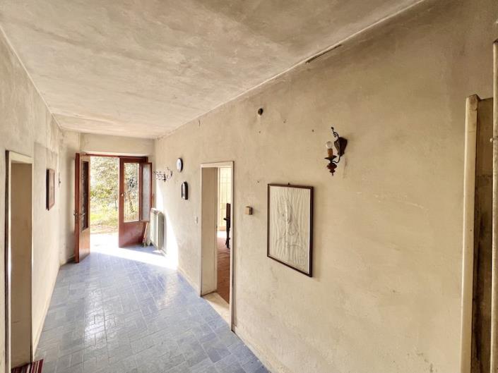 Image No.10-3 Bed House for sale