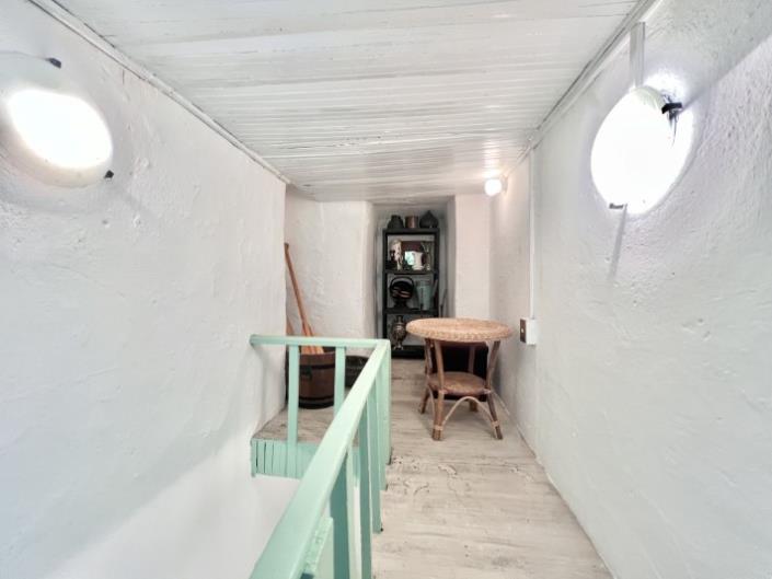 Image No.21-2 Bed Country House for sale