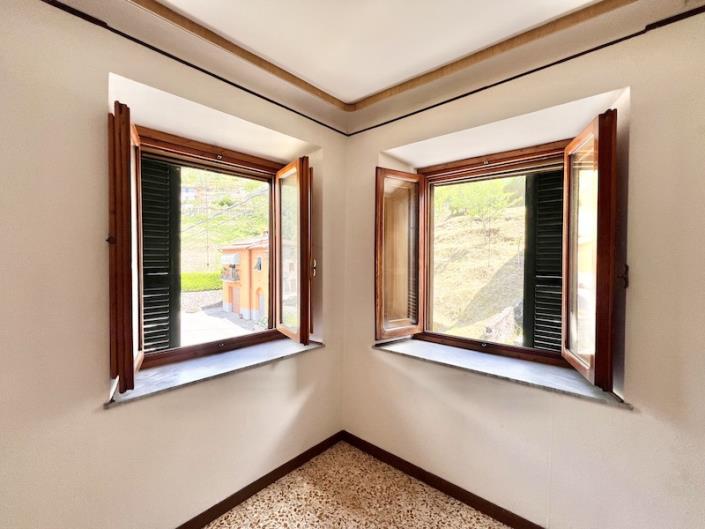 Image No.15-3 Bed House for sale