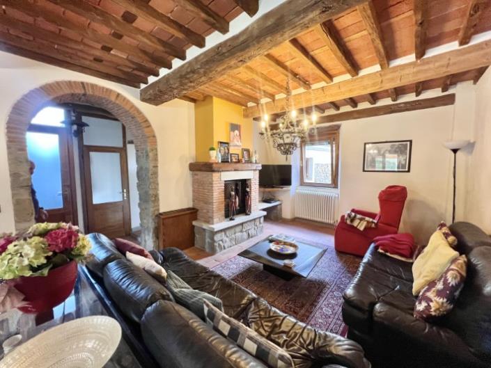 Image No.19-5 Bed House for sale