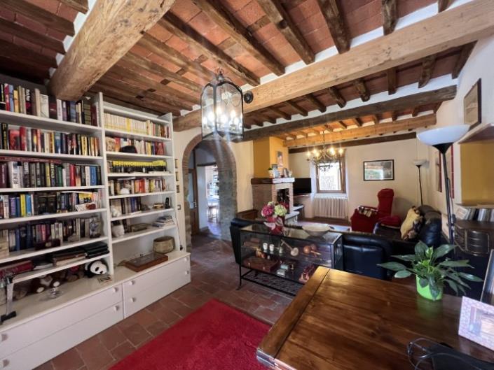 Image No.21-5 Bed House for sale