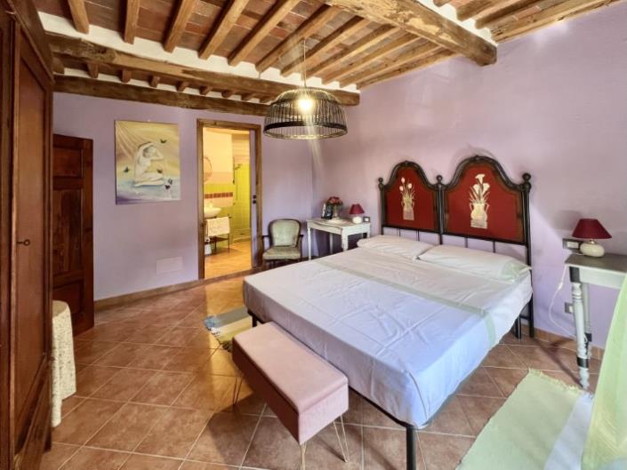 Image No.2-5 Bed House for sale