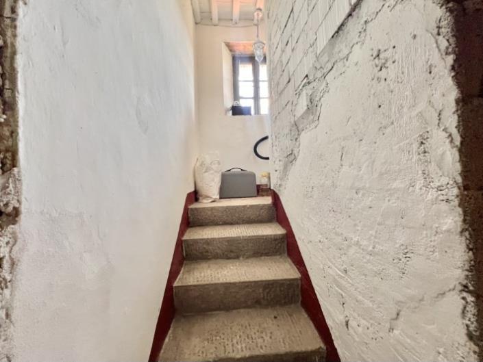 Image No.30-5 Bed House for sale